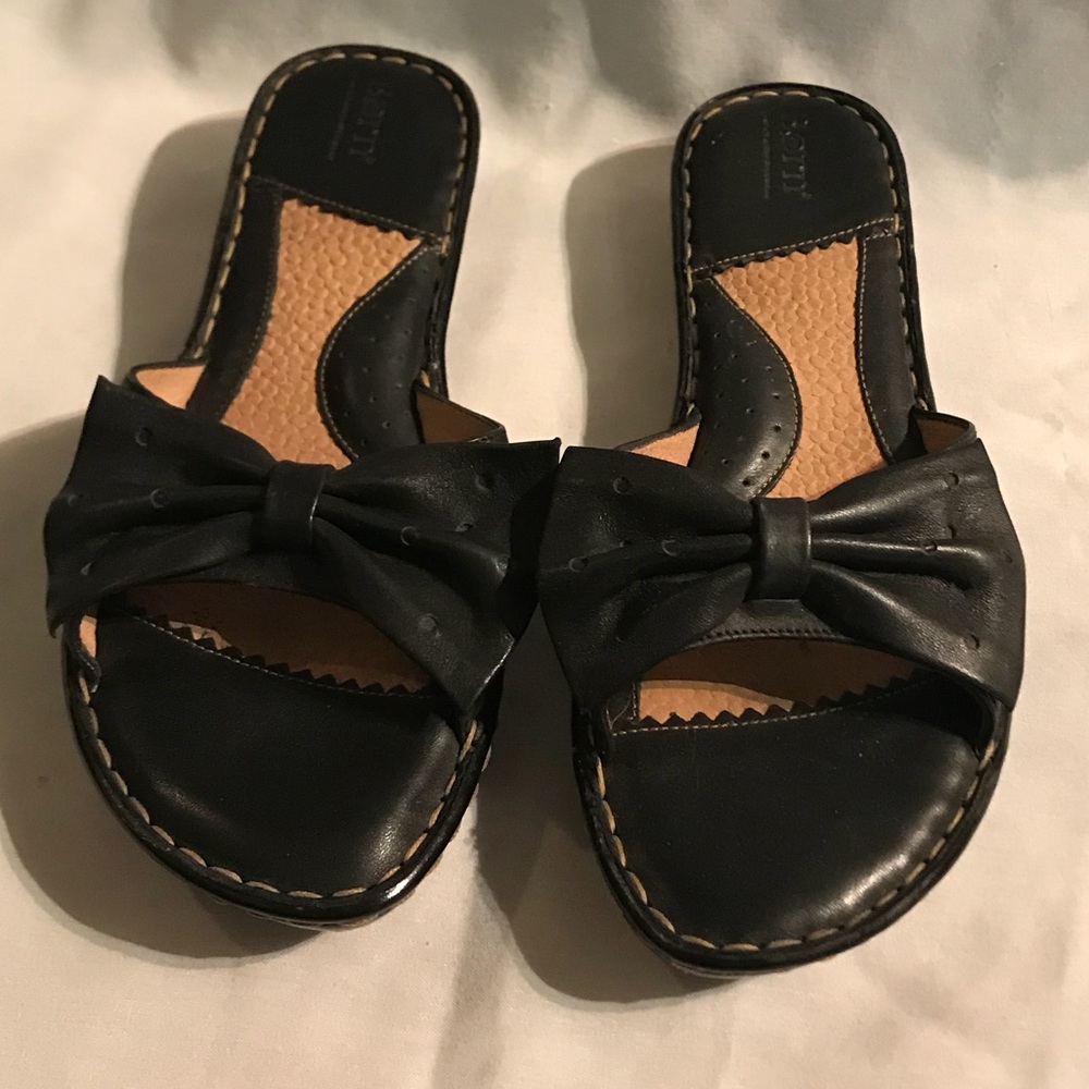 Size 9/40 1/2 Women’s Born Black Bow Sandals - Picture 1 of 8